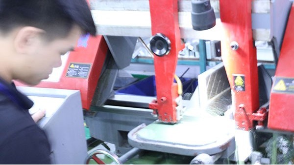 自動(dòng)點(diǎn)膠機(jī)