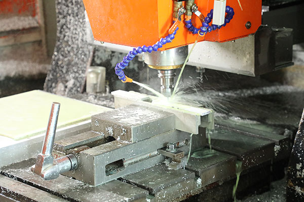 深圳點膠機設(shè)備廠家