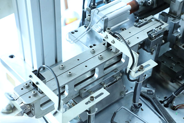 自動(dòng)點(diǎn)膠機(jī)廠家