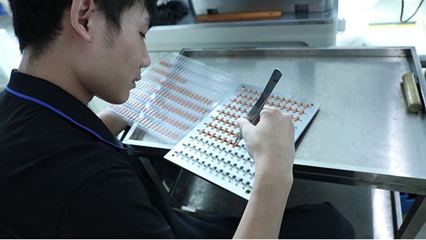 自動(dòng)雙液點(diǎn)膠機(jī)