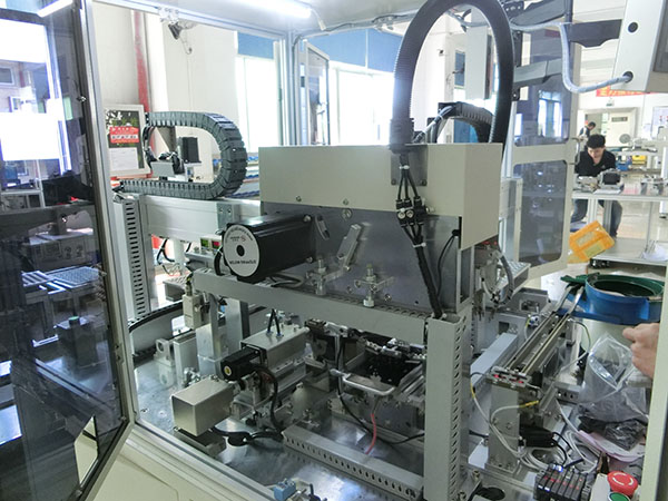 全自動點膠機(jī)圖片