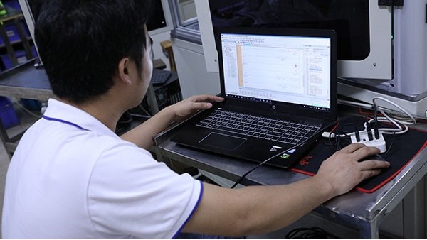 自動點(diǎn)膠機(jī)