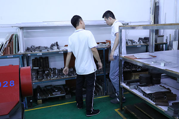 深圳全自動點膠機服務