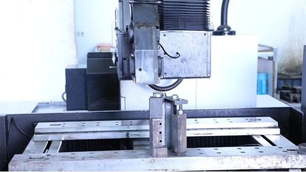 全自動點膠機廠家