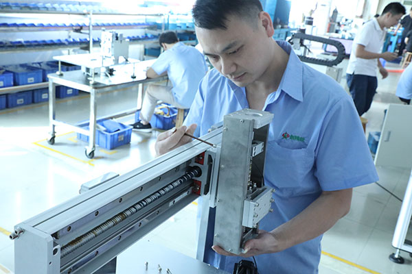 深圳自動點(diǎn)膠機(jī)廠家價格