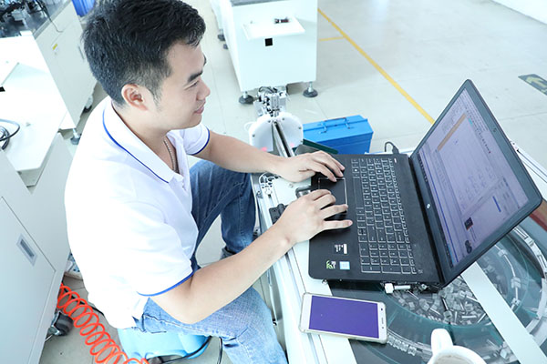 深圳自動點(diǎn)膠機(jī)廠家