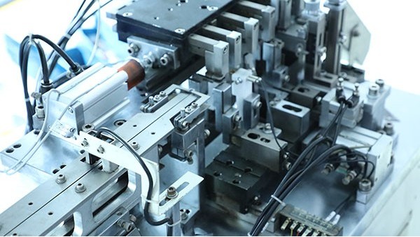 半自動點(diǎn)膠機(jī)多少錢