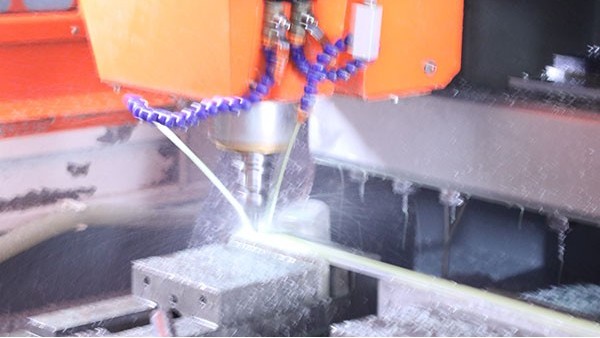 深圳精密點(diǎn)膠機(jī)