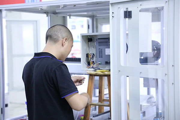 深圳全自動點膠機(jī)廠家