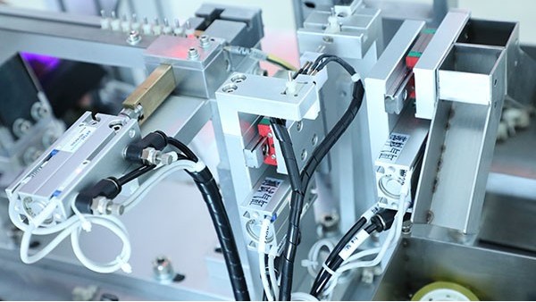 半自動點(diǎn)膠機(jī)多少錢