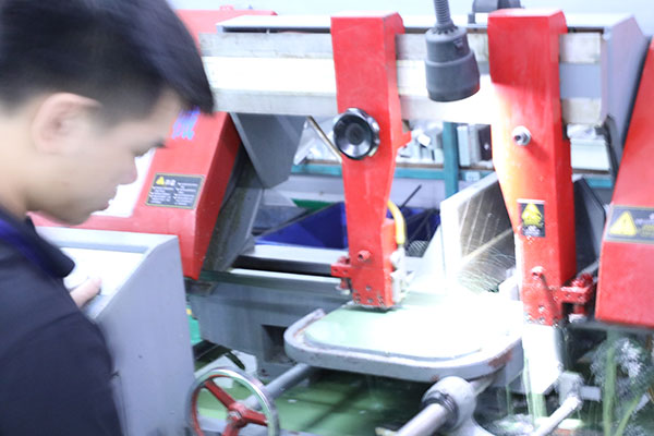 深圳自動(dòng)點(diǎn)膠機(jī)使用方法