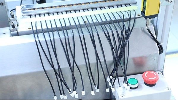 山東自動點膠機