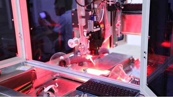 高速自動點(diǎn)膠機(jī)